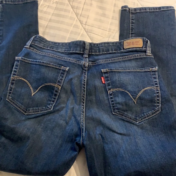 Levi’s  women’s Mid Rise Skinny Jeans - Picture 8 of 11